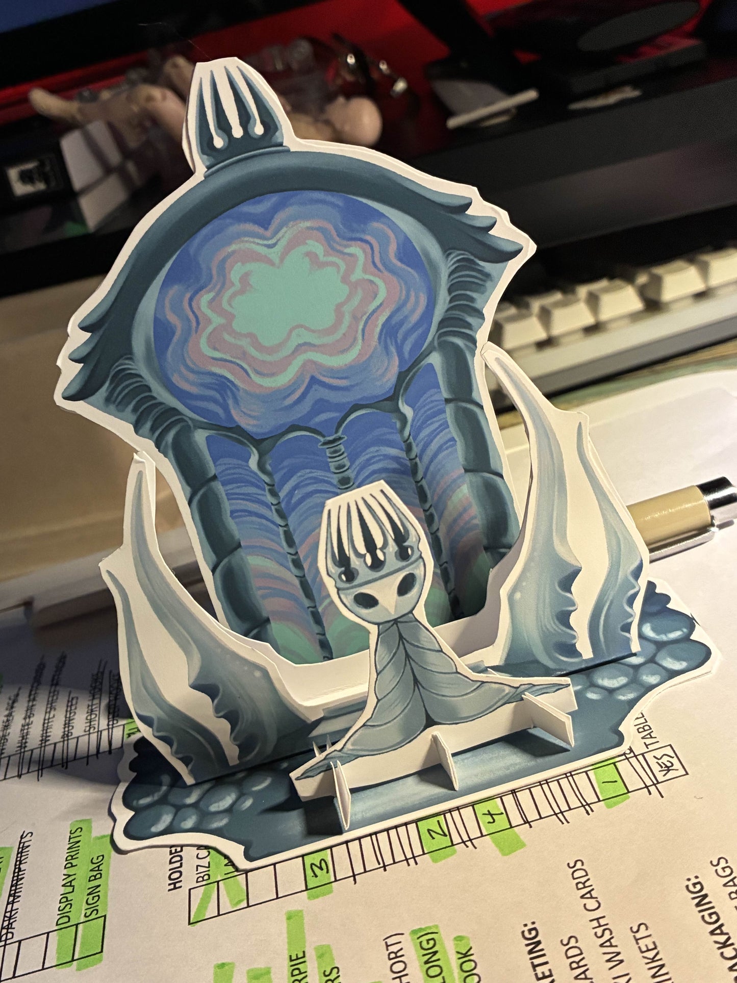 [PREORDER] Pale King Standee!